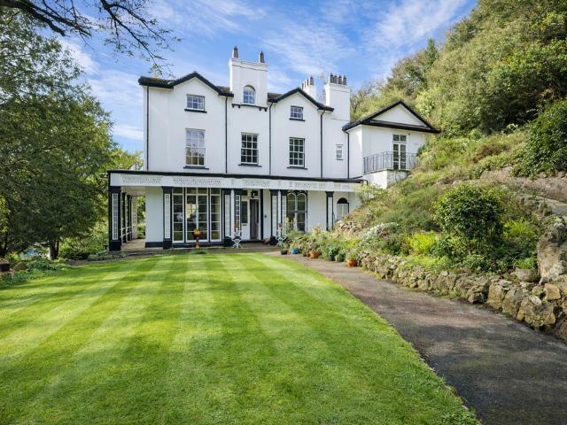House for sale in East Clevedon, Clevedon