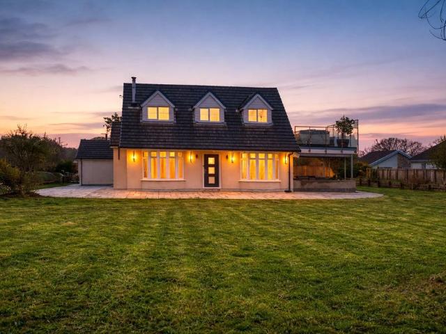 House for sale in Saundersfoot, Wales