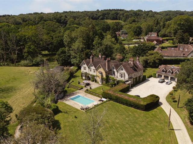 House for sale in Perryfields, West Sussex
