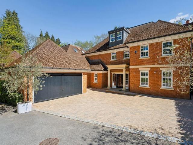 House for sale in Batchworth, Hertfordshire