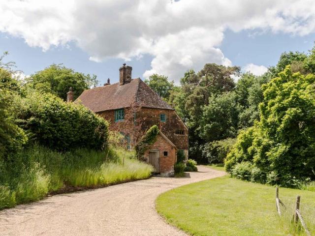 House for sale in Ewhurst, Heathlands