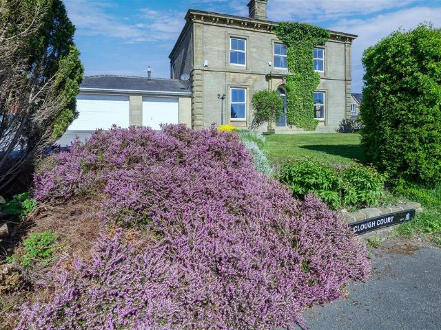 House for sale in Denholme, West Yorkshire