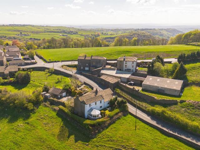 House for sale in Catherine Slack, Queensbury