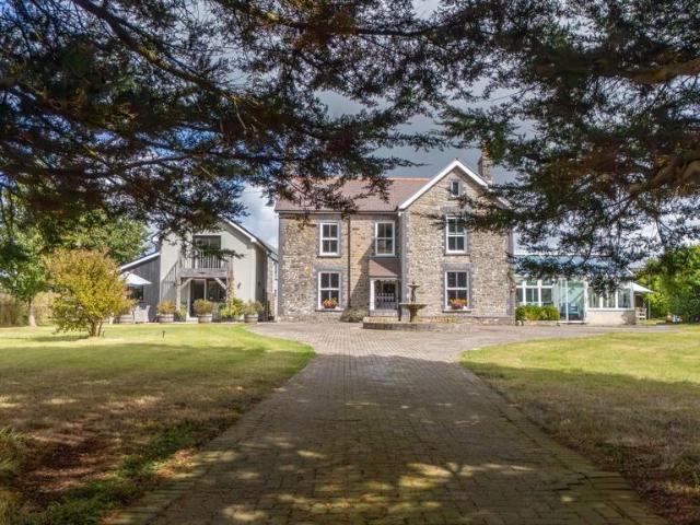 House for sale in Clunderwen, Wales