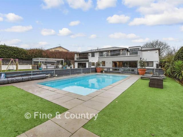 House for sale in Acol, Kent