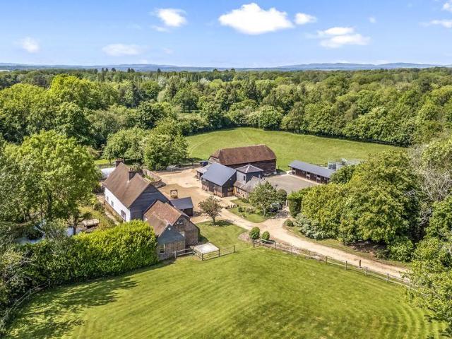 House for sale in Newfoundout, Horsham