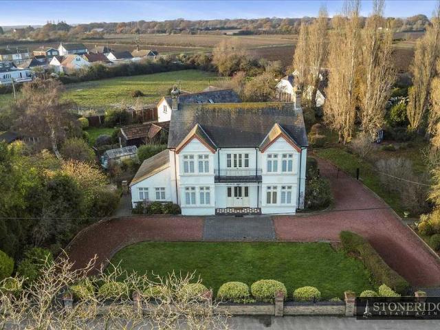 House for sale in Frinton and Walton, Dale Hill