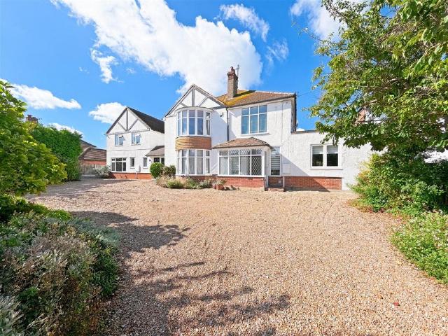 House for sale in Beltinge, The Bridge