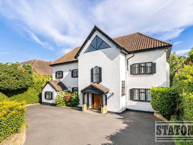 House for sale in Hadley Wood, Greater London