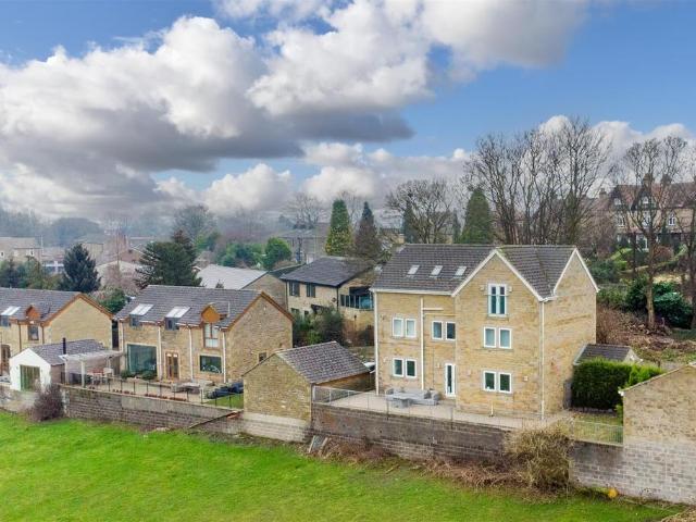 House for sale in Howden Clough, Batley