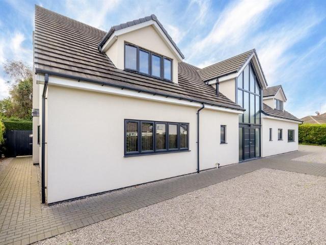 House for sale in Ise Lodge, Kettering
