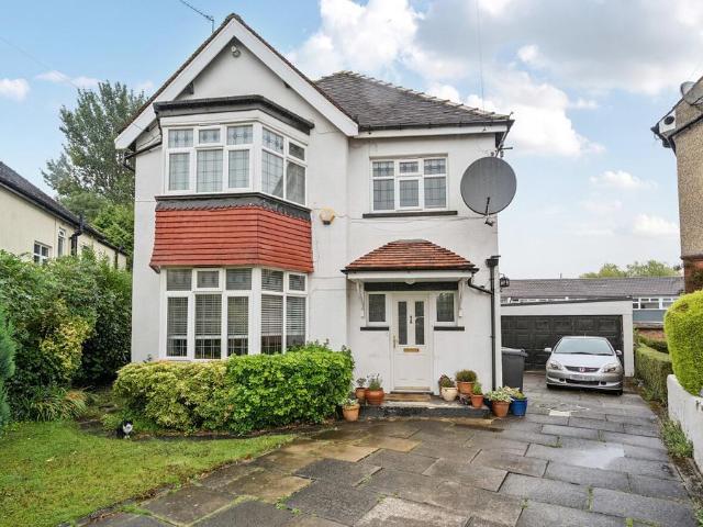 House for sale in Roundhay, West Yorkshire
