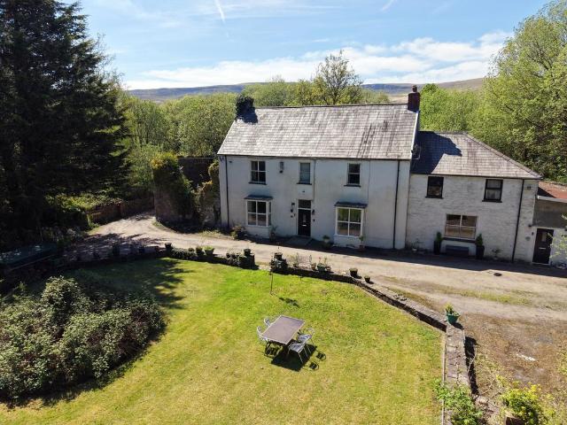House for sale in Hirwaun