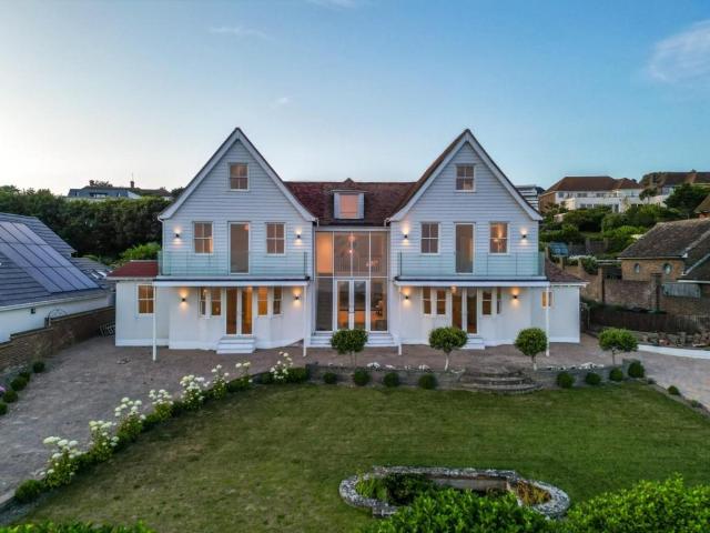 House for sale in Brighton Marina Village, Roedean