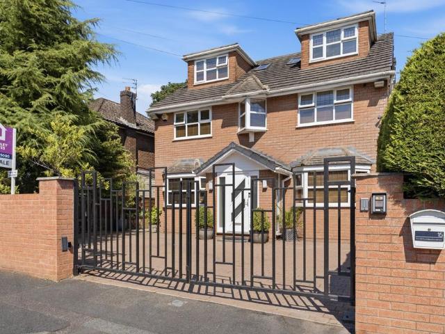 House for sale in Heaton Park, Bury