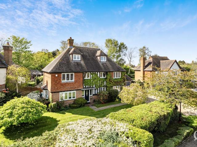House for sale in Oad Street, Kent