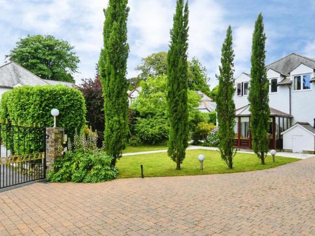House for sale in Weir Quay, Devon