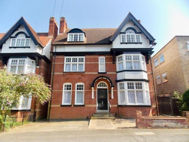 House for sale in Stoneygate, Leicester