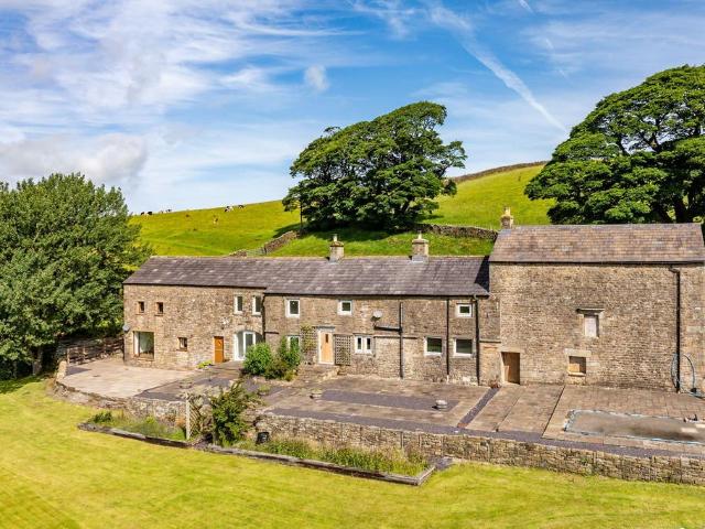 House for sale in Tatham, Bare
