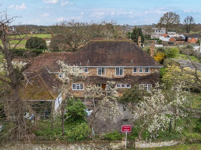 House for sale in Lower Halliford