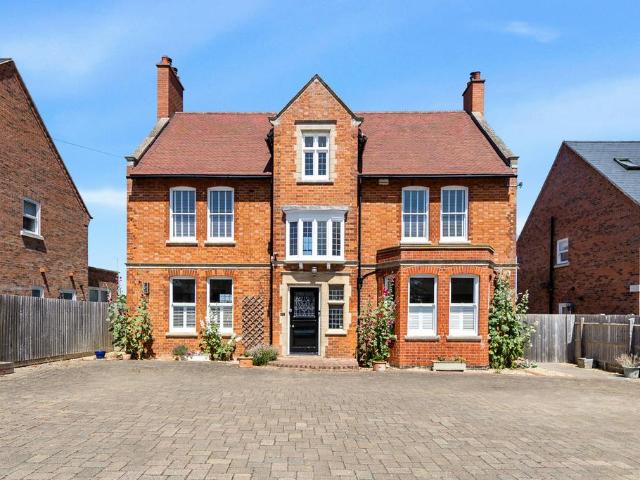 House for sale in Geddington