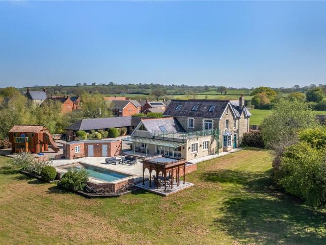 House for sale in Motcombe