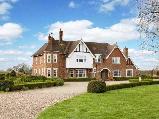 House for sale in Pouchen End, Hertfordshire