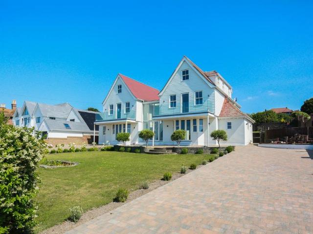 House for sale in Brighton Marina Village, Roedean