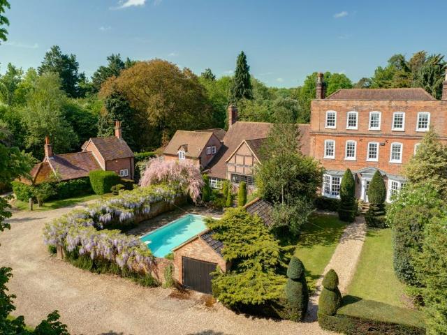 House for sale in Holtspur, Wooburn Green