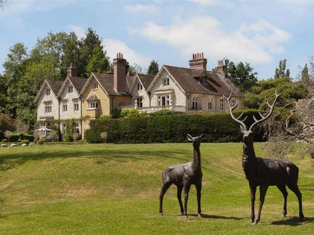 House for sale in Perryfields, West Sussex