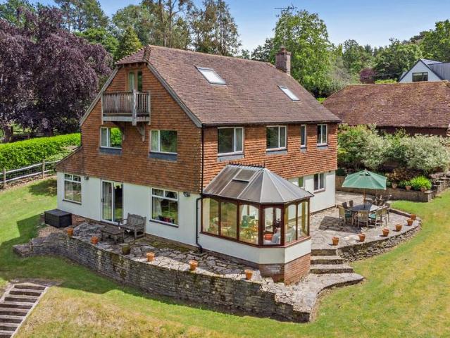 House for sale in Fole, Surrey