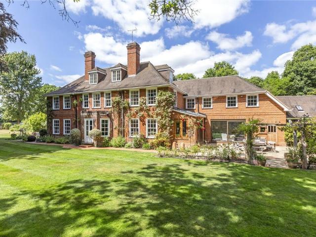 House for sale in Eversley Cross, Hart