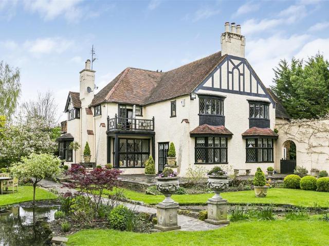 House for sale in Batchworth, Hertfordshire