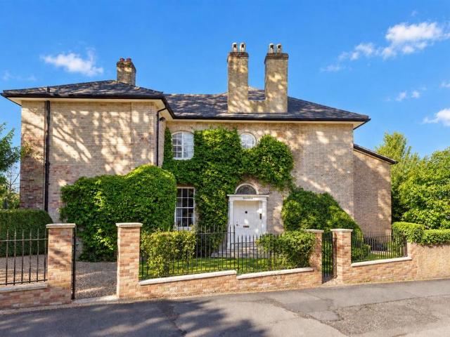 House for sale in Harrow on the Hill, Greater London