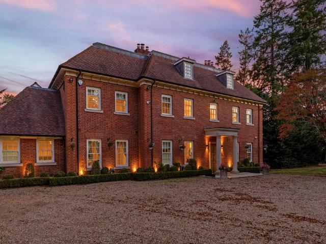 House for sale in Denham, Gerrards Cross and Chalfonts Community Board, Higher Denham