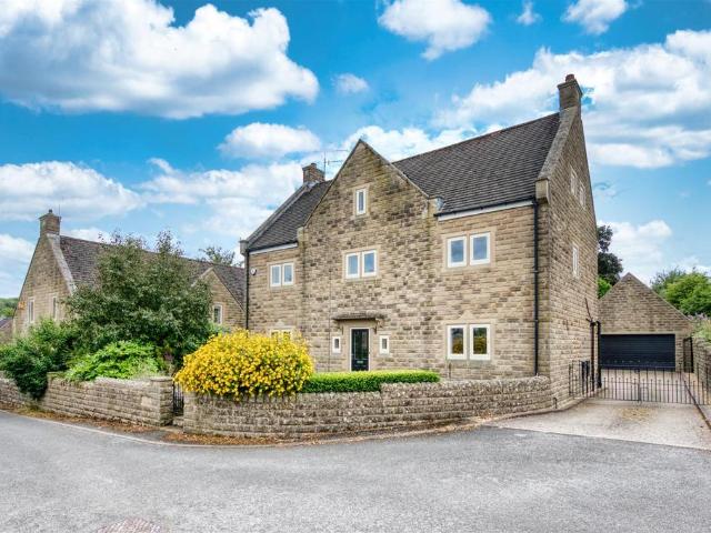 House for sale in Froggatt, East Midlands
