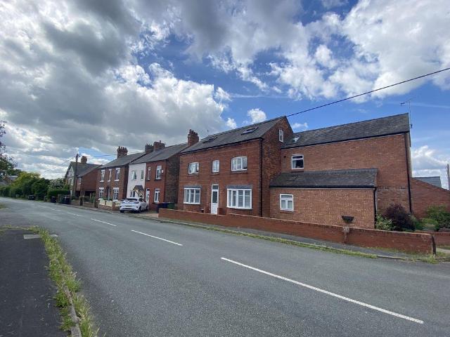 House for sale in Lach Dennis, Lostock Green