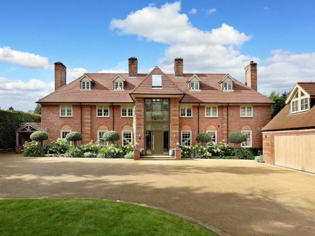 House for sale in Penn, Knotty Green