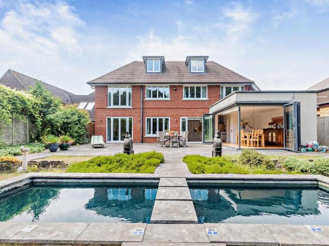 House for sale in Beaconsfield, Forty Green