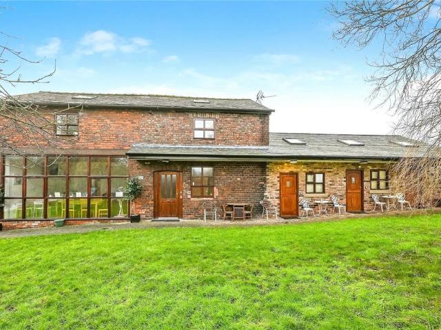 House for sale in Hale
