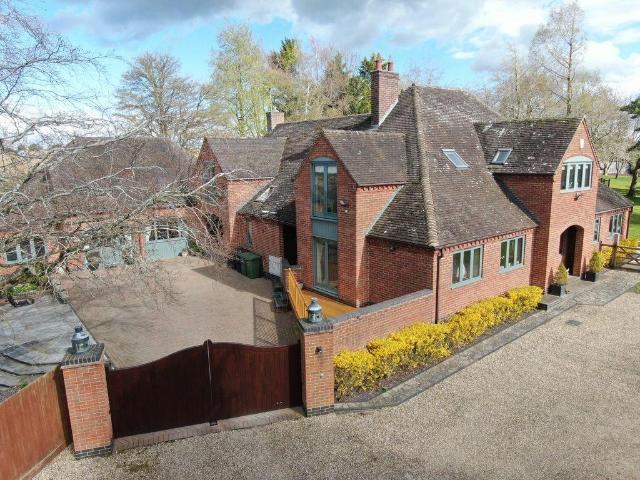 House for sale in Crookhill, Worcestershire