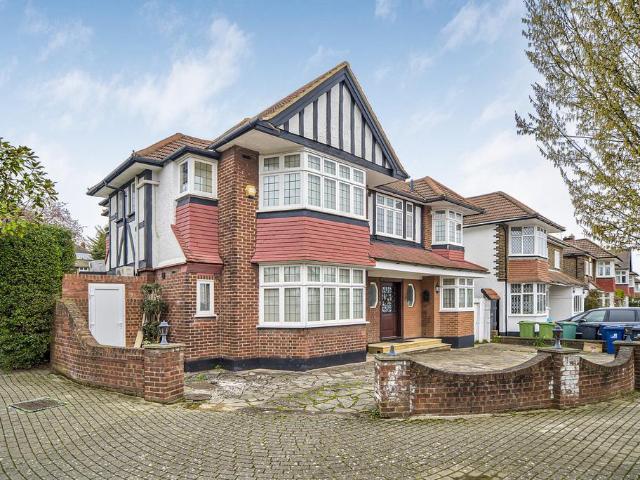 House for sale in London Borough of Ealing, Park Royal