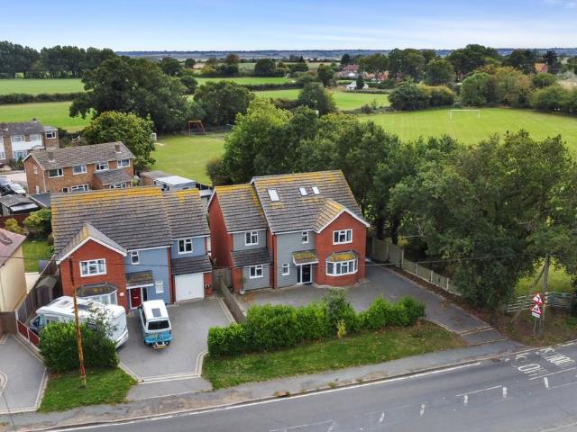 House for sale in Great Oakley, Dale Hill