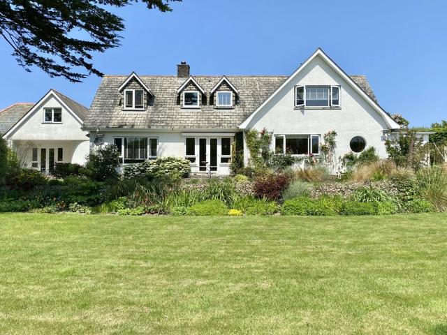House for sale in Constantine Bay, Cornwall