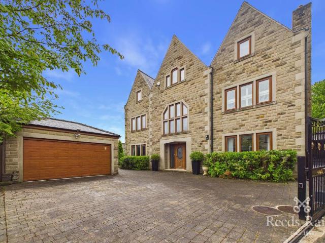 House for sale in Hove Edge, Hipperholme