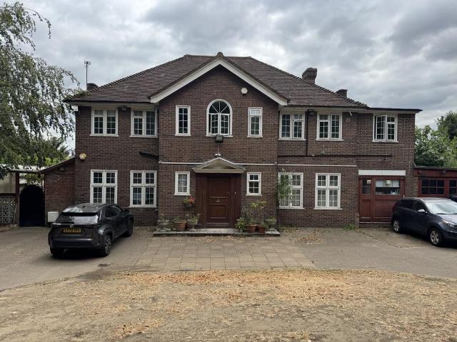 House for sale in Southfields, Greater London