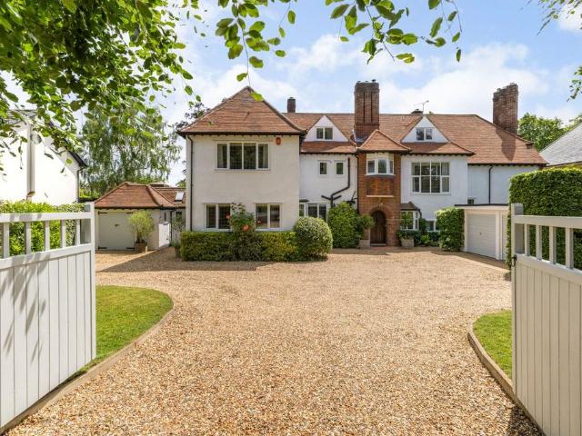 House for sale in Penn, Knotty Green