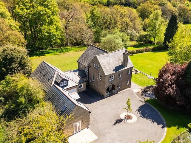 House for sale in Rawdon, West Yorkshire