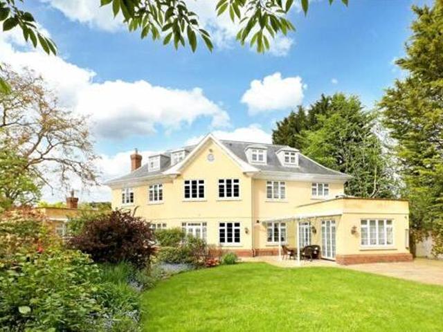 House for sale in Ascot