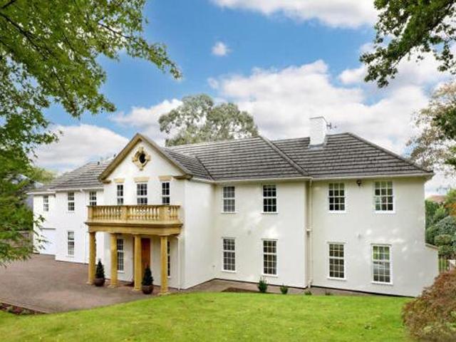 House for sale in Ascot